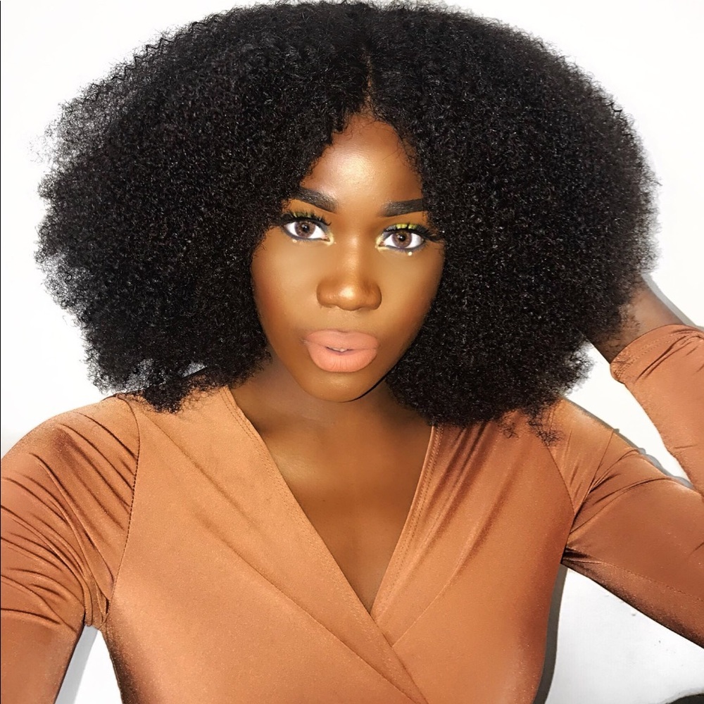 Meet your Posher, Eloho